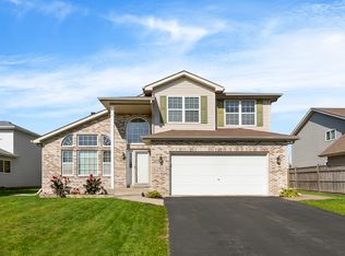 1411 Spring Oaks Dr, Joliet, IL 60431