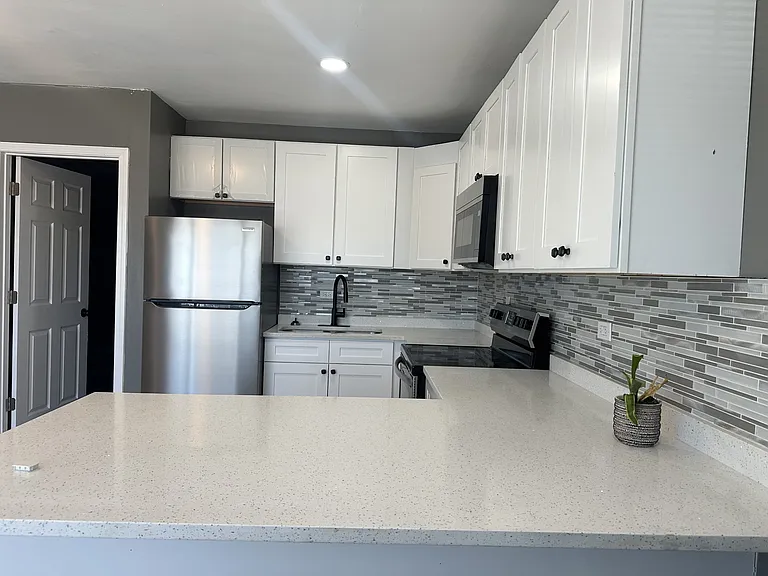 8120 S Kedzie Ave #307 — Photo 5