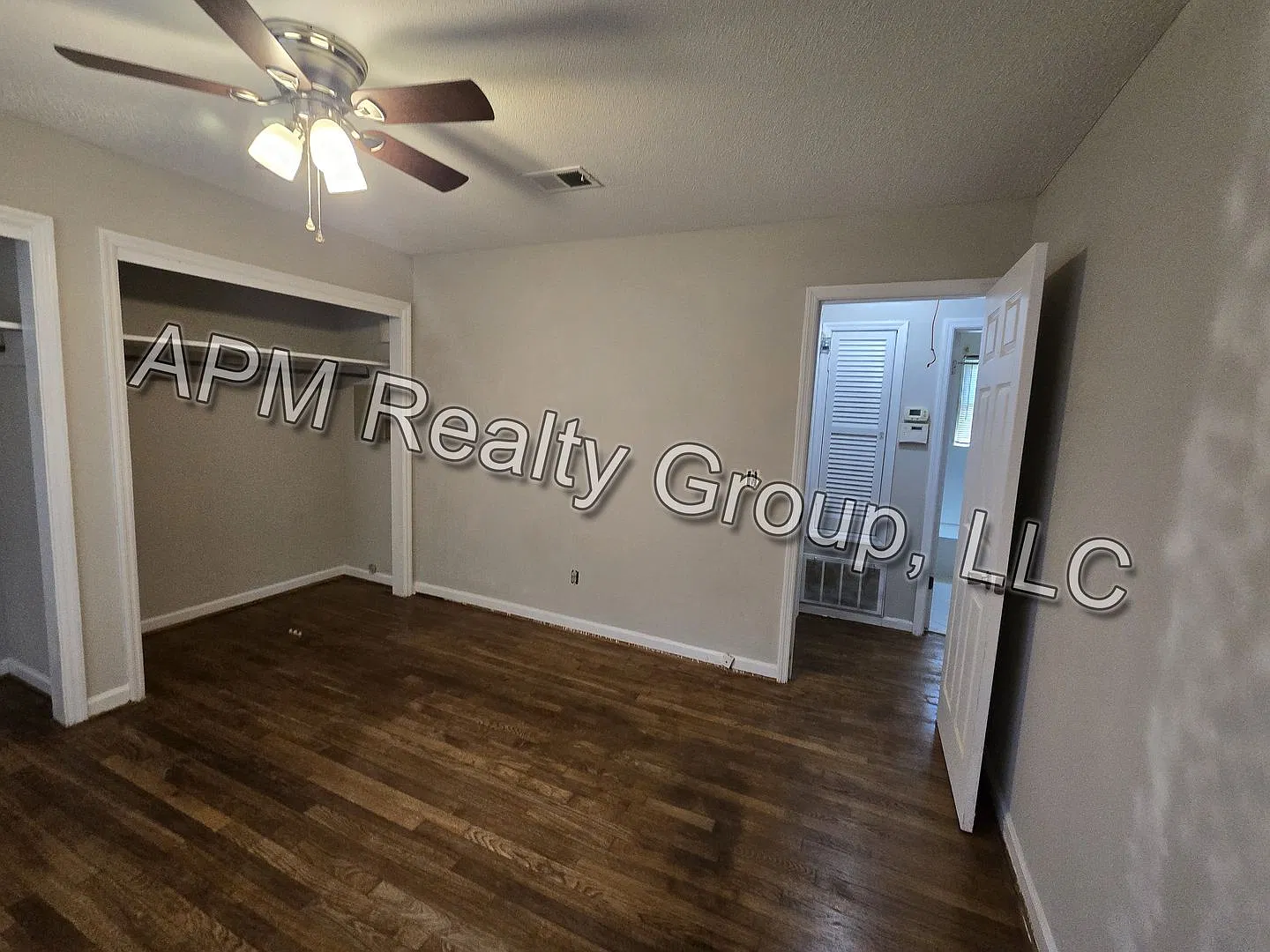 Recently renovated house off Leesburg — Photo 3
