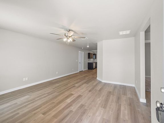 3rd image of 2912 Aberdeen Ave
