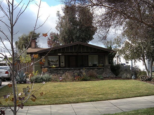 2nd image of 584 Lincoln Ave