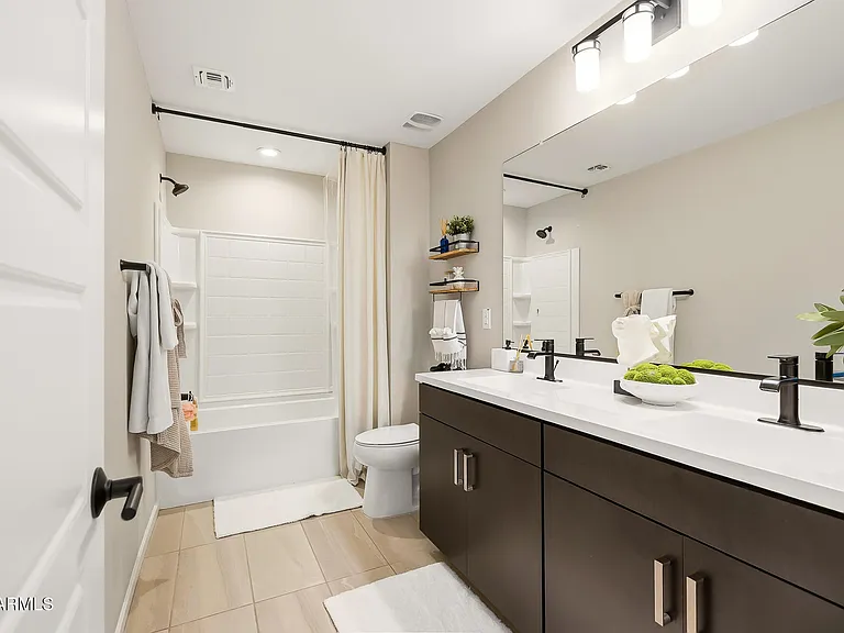 9022 W San Miguel Ave — Photo 21