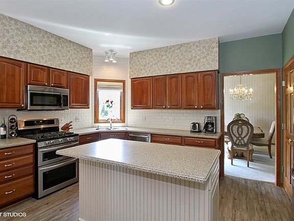 4th image of 39715 Lake Park Ct