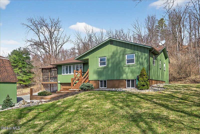 2nd image of 5927 Johnston Road