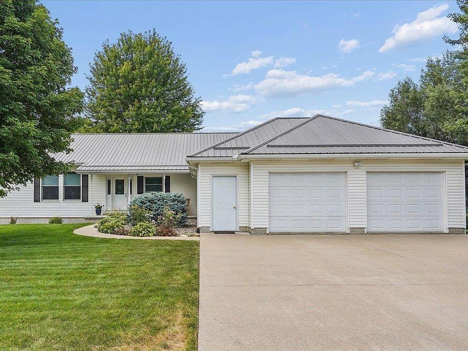 1st image of 385 Hickory Ln