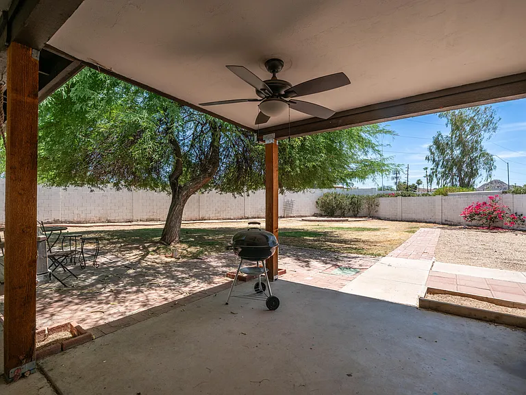 648 E Tam Oshanter Dr — Photo 23