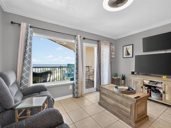 9520 Seawall Blvd APT 320, Galveston, TX 77554