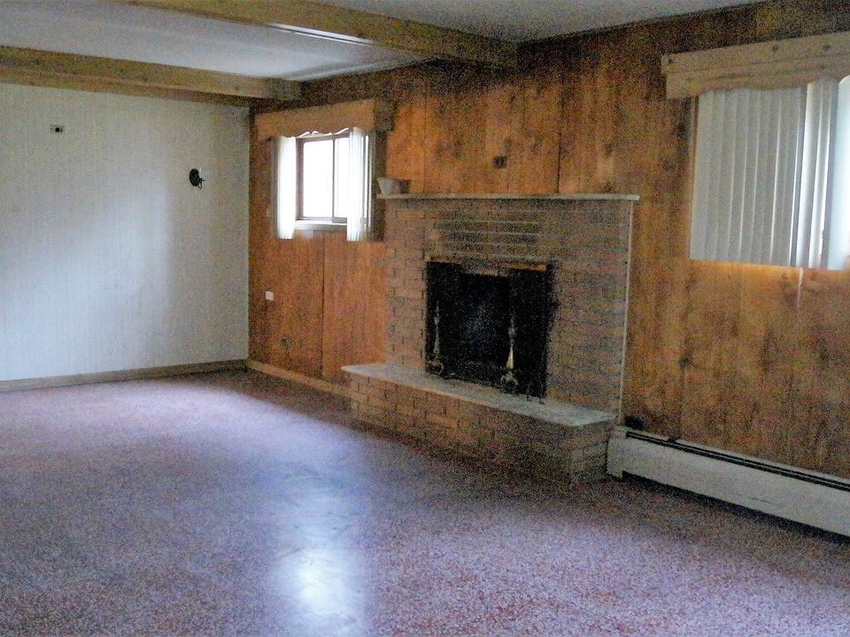 2nd image of 3830 McCullom Lake Rd