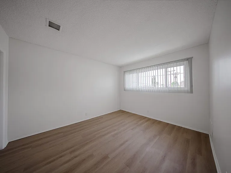 4122 Deeboyar Ave — Photo 10