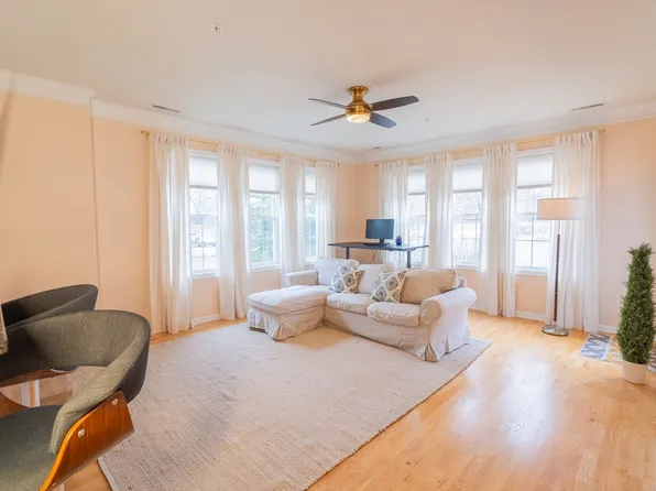 13 Morgan Dr Unit 101, Natick, MA 01760