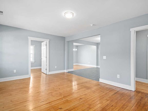 5th image of 1005 Kendrick St