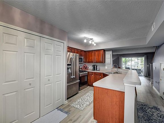 2nd image of 15510 Oakshire Ct