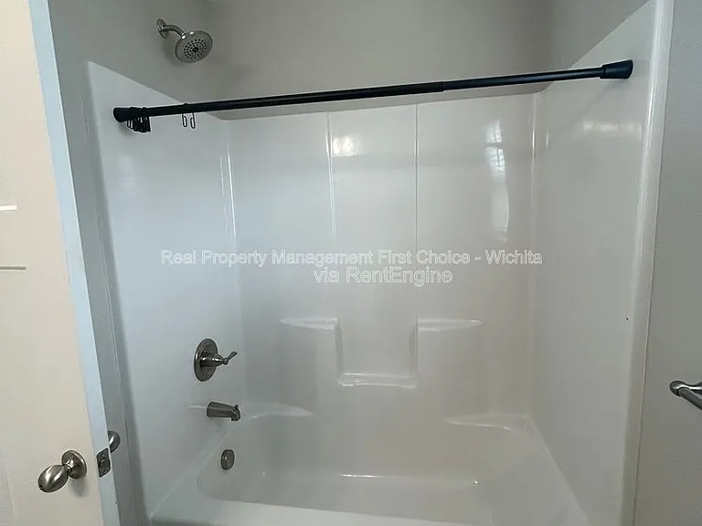 902 E Bellows St — Photo 31