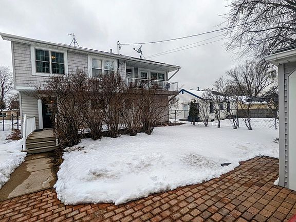 4th image of 3527 Lincoln St NE