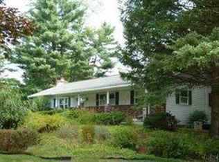 55 Appletree Ln, Clifton Park, NY 12065