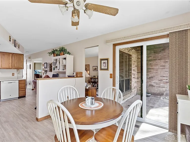 692 Hidden Valley Ct — Photo 4