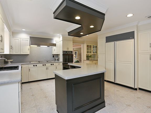 5th image of 1505 Washington St