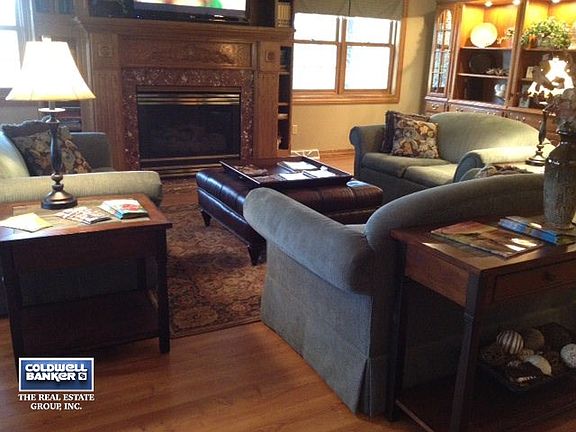 A warm and inviting main lobby