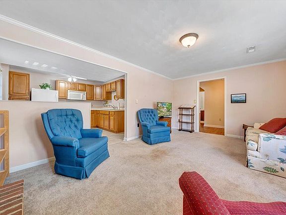 5th image of 720 Bonnie Ln