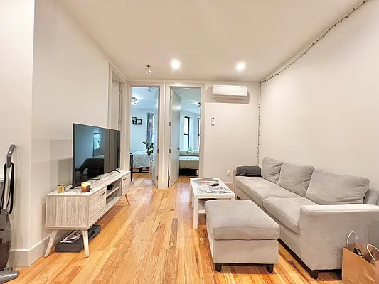 Rented by Doorway NYC, LLC | media 13