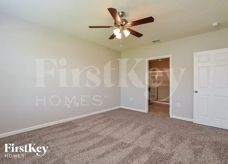 545 Sorrento Dr — Photo 9