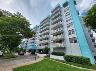 15600 NW 7th Ave APT 807, Miami, FL 33169