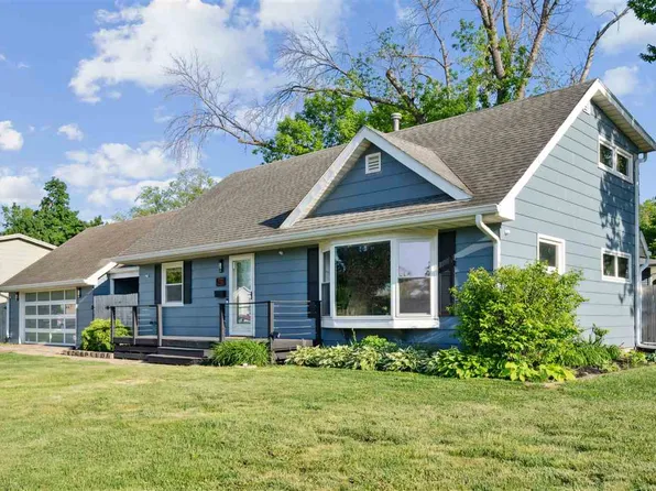 5121 1st Ave SW, Cedar Rapids, IA 52405