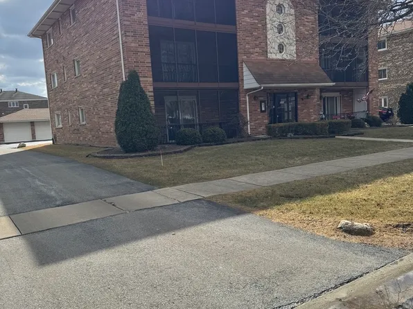 8151 168th Pl APT 2E, Tinley Park, IL 60477