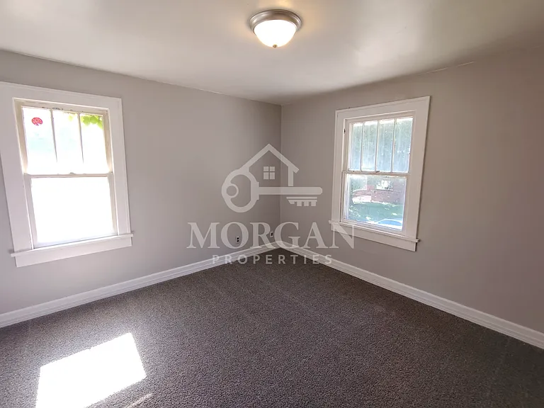 1636 W 10th St — Photo 7