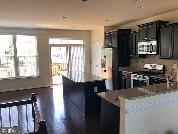 3rd image of 309 Hersden Ln