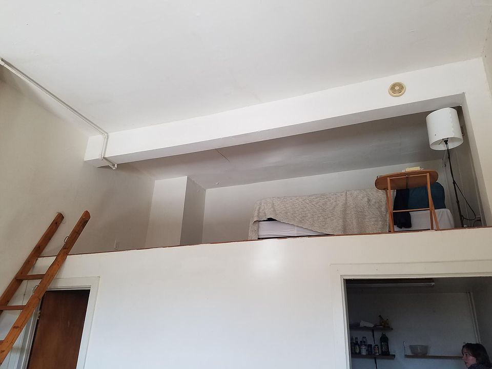 2nd image of 4112 Spruce St APT 11
