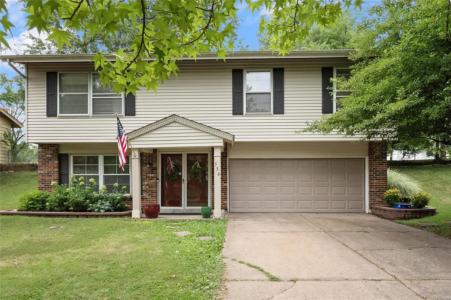 536 Blazedwood Dr photo 1