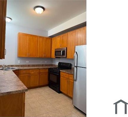 3rd image of 228 W 65th St #3W