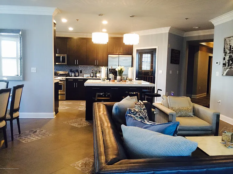 22 Cooper Ave #105 — Photo 4