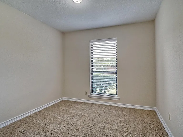 753 Eagle Dr — Photo 23