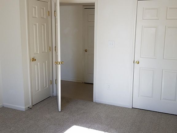 2nd image of 400 Hammock Ln APT 2