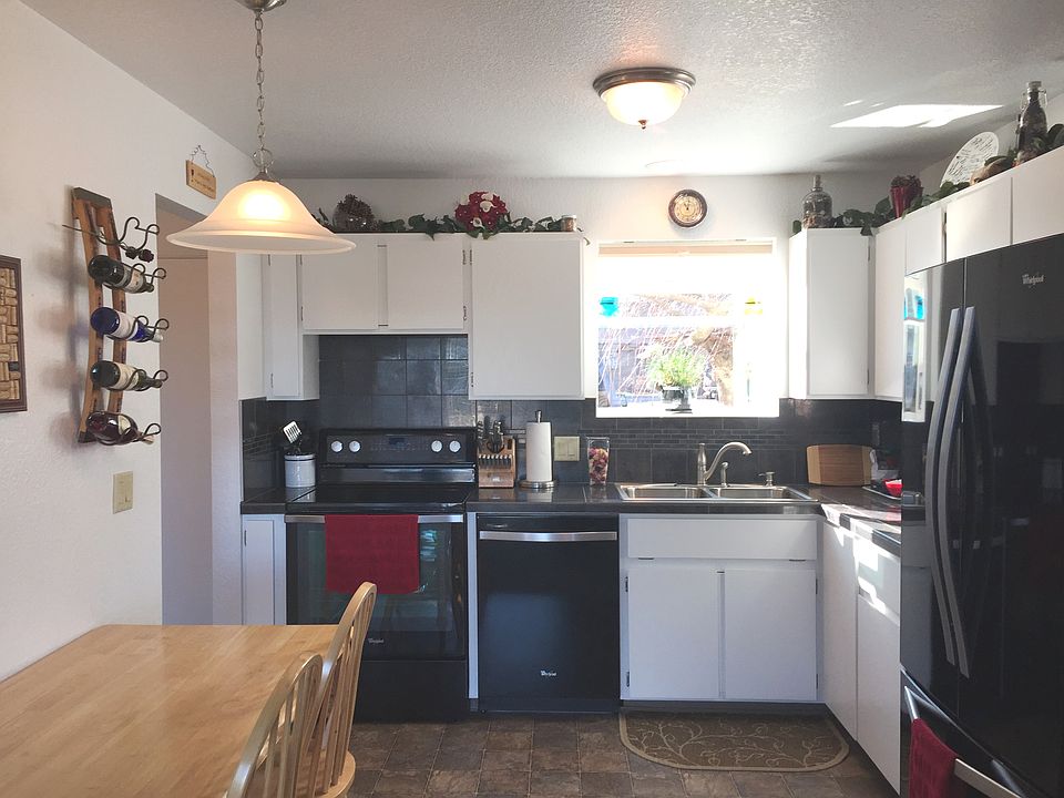 1st image of 605 Indian Hills Dr APT 19
