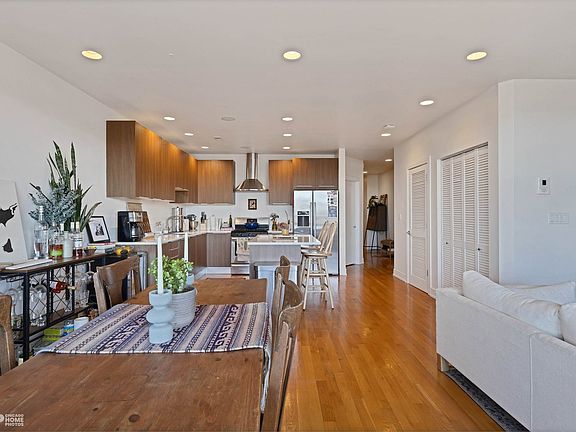 2nd image of 2800 W Chicago Ave #3W