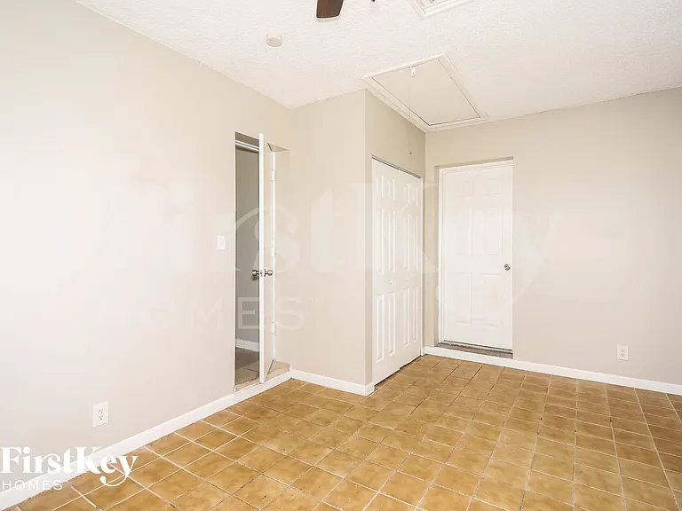 1291 NW 60th Ave — Photo 8