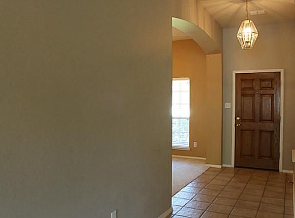 4th image of 2423 Forest Park Cir