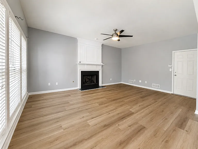 2923 Stanstead Cir — Photo 5