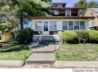 1205 W Main Cross St, Taylorville, IL 62568