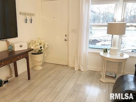 5th image of 3315 N Molleck Dr #G1