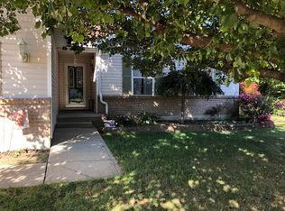 562 Whispering Pines Pl, Trenton, OH 45067