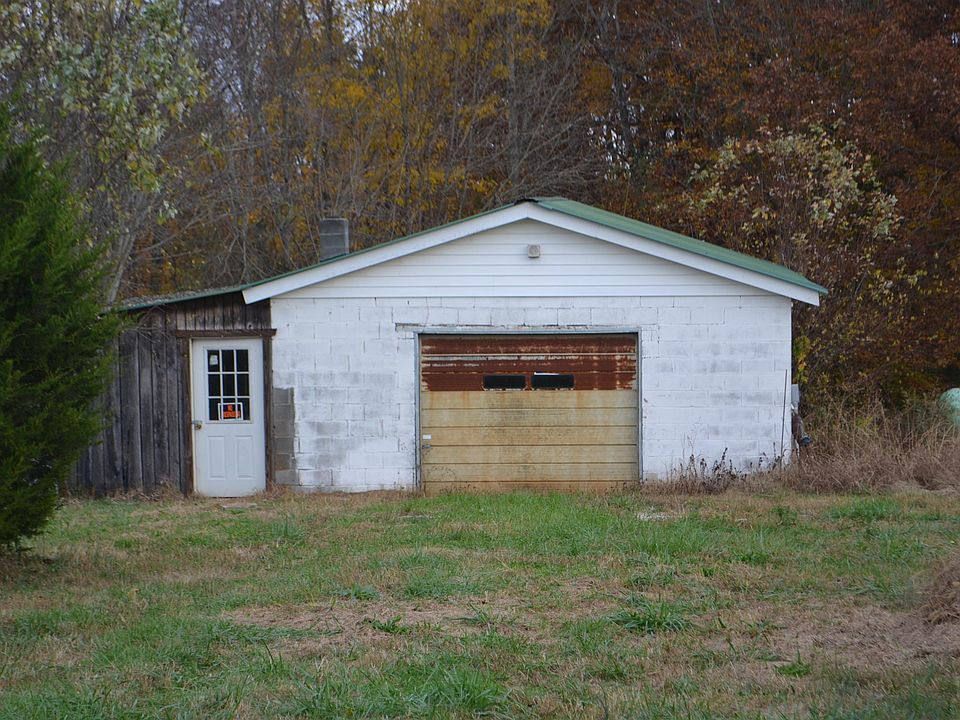 2nd image of 3010 Old Well Rd