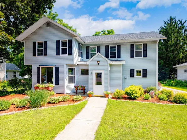 346 College St, Milton, WI 53563