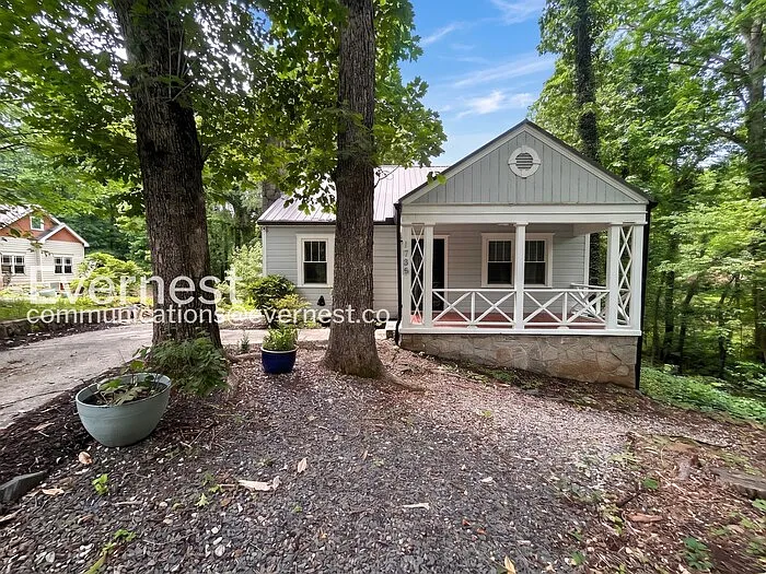 3 bed, 2.0 bath, 1461 sqft, $1,945 — Photo 4