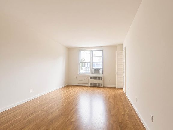 3rd image of 4014 62nd St APT 2F