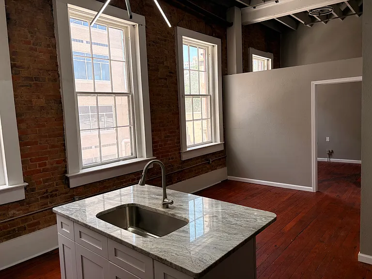 313 President Clinton Ave #206 — Photo 10