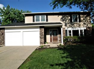 355 Stoney Brook Ct, Algonquin, IL 60102